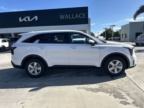 New 2026 Kia Sorento LX FWD image 6