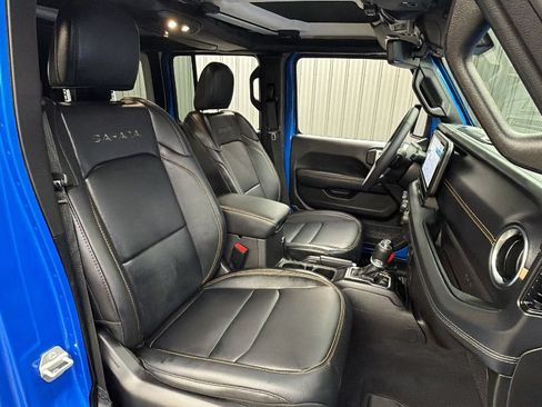 Used 2024 Jeep Wrangler Unlimited Sahara w/ Technology Group AWD/4WD image 38