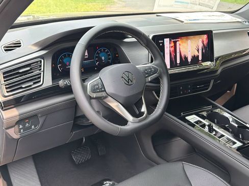New 2026 Volkswagen Atlas Cross Sport SE FWD image 32