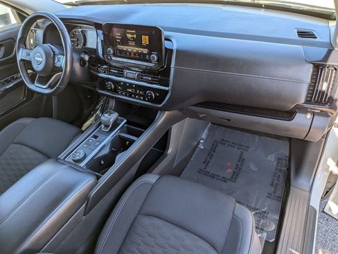 Used 2023 Nissan Pathfinder SV AWD/4WD image 30