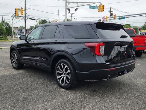 Certified 2022 Ford Explorer ST-Line w/ Class IV Trailer Tow Package image 4