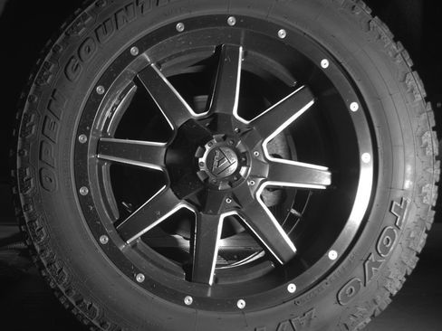 Used 2017 Chevrolet Silverado 1500 LT w/ All Star Edition AWD/4WD image 12