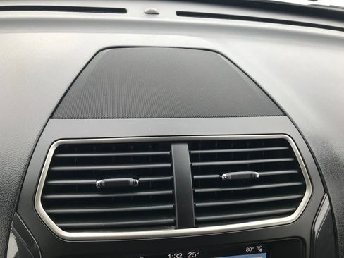 Used 2019 Ford Explorer XLT w/ Equipment Group 202A image 21