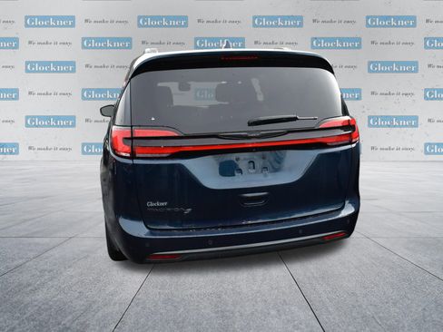 Used 2021 Chrysler Pacifica Touring w/ S Appearance Package image 6