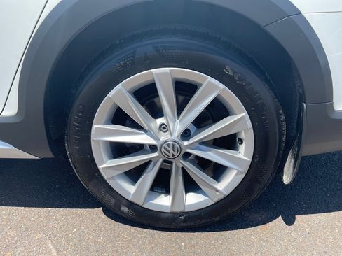 Used 2017 Volkswagen Golf Alltrack SE image 31