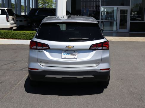 Used 2022 Chevrolet Equinox LT FWD image 9