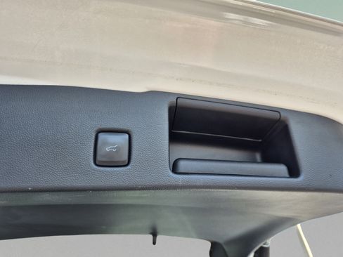Used 2020 Ford Escape SEL FWD image 10
