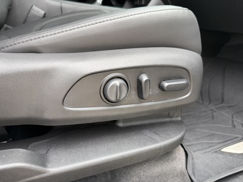 Used 2019 Chevrolet Traverse RS w/ LPO, Floor Liner Package FWD image 25