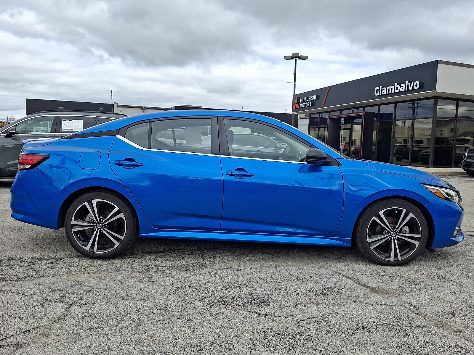 Used 2023 Nissan Sentra SR w/ SR Premium Package FWD image 7