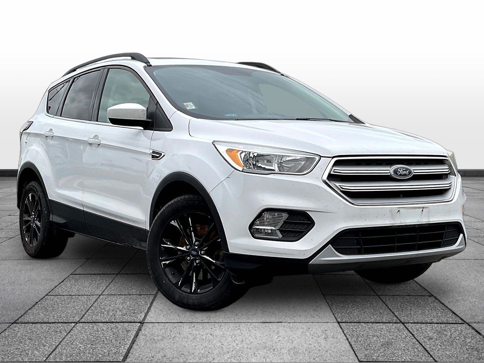 Used 2018 Ford Escape SE AWD/4WD image 1