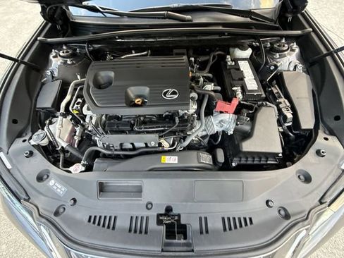 Certified 2023 Lexus ES 250 w/ Premium Package image 27