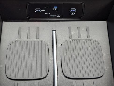 Used 2025 Hyundai Santa Fe SE FWD image 17