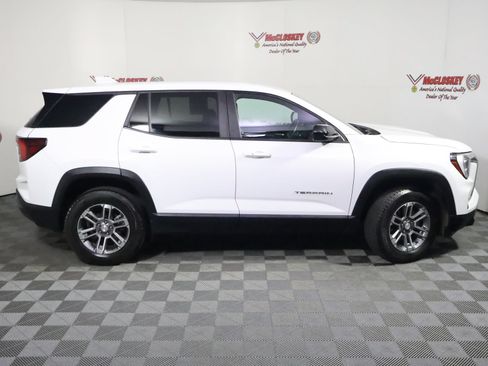 Used 2026 GMC Terrain Elevation AWD/4WD image 3