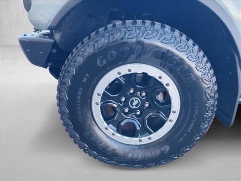 Used 2023 Ford Bronco Base w/ Sasquatch Package image 11