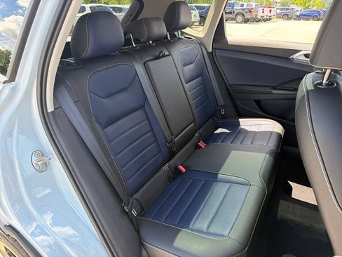 Certified 2025 Volkswagen Taos SEL AWD/4WD image 25