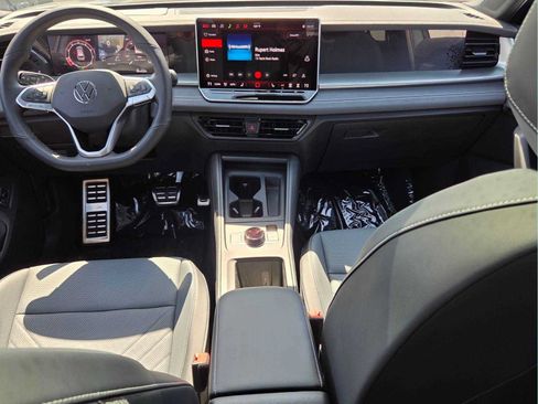 New 2026 Volkswagen Tiguan SE R-Line FWD image 11