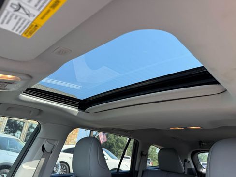 Used 2021 Toyota Highlander XLE FWD image 8