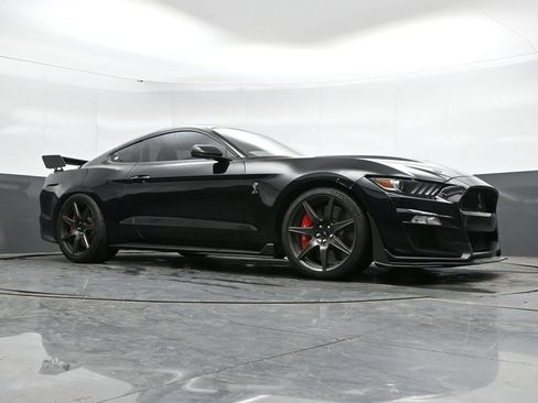 Used 2020 Ford Mustang Shelby GT500 w/ Carbon Fiber Track Pack RWD image 44