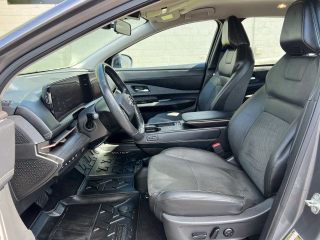 Used 2024 Nissan Ariya AWD image 4