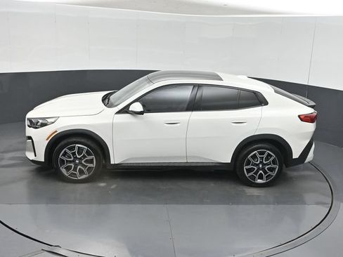 Used 2026 BMW X2 xDrive28i AWD/4WD image 41