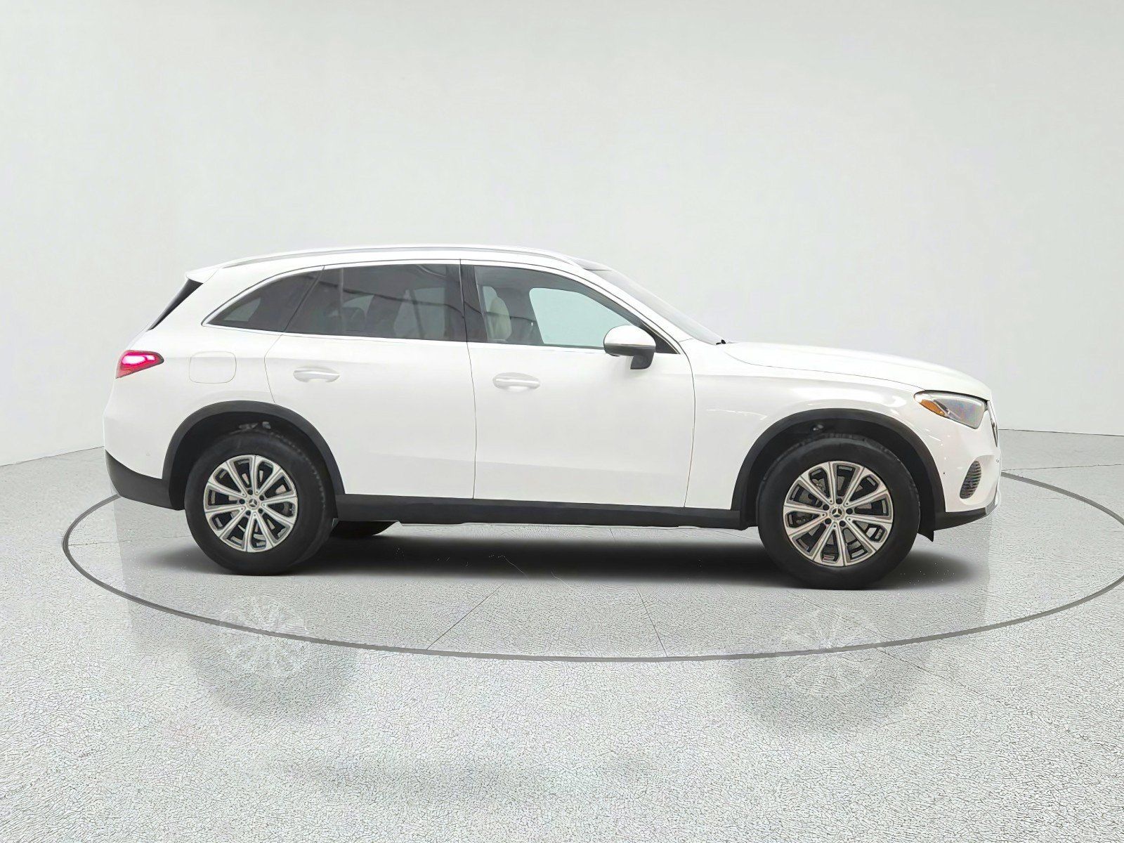 Certified 2026 Mercedes-Benz GLC 300 4MATIC image 4