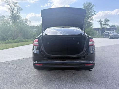 Used 2018 Ford Fusion SE w/ Equipment Group 201A FWD image 10