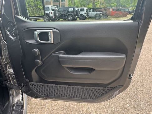 Used 2023 Jeep Wrangler Willys image 14