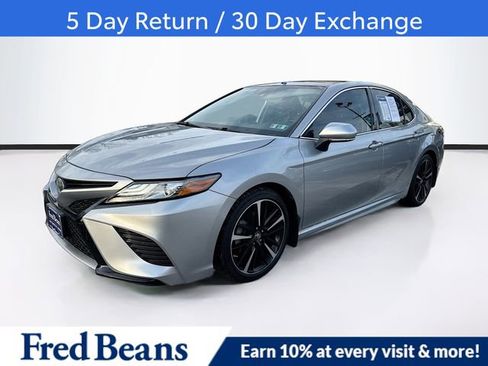 Used 2019 Toyota Camry XSE image 3