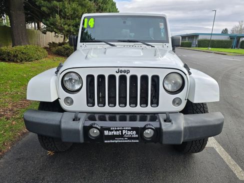 Used 2014 Jeep Wrangler Unlimited Sahara image 10