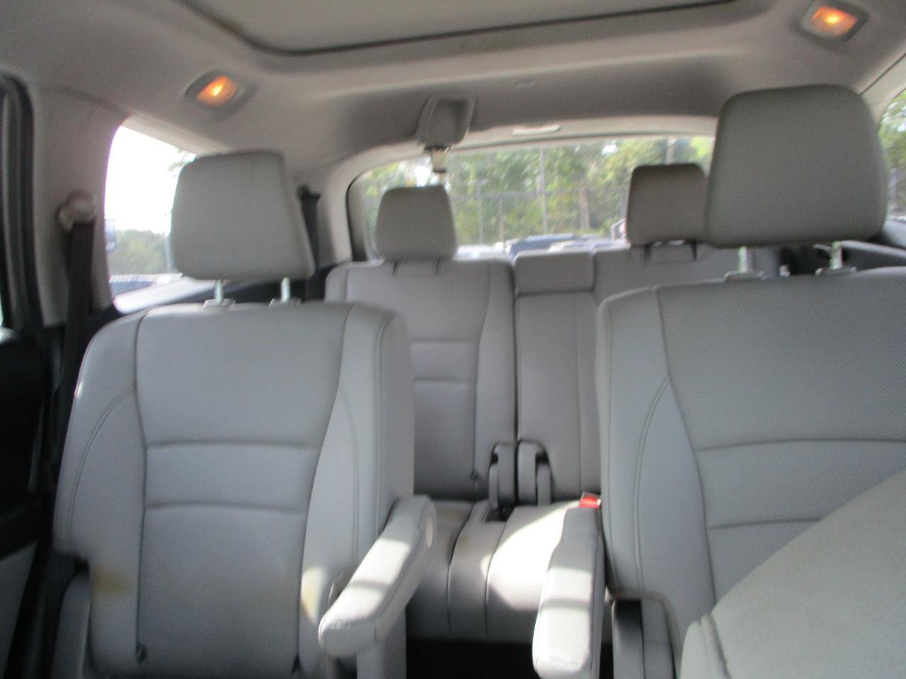 Used 2018 Honda Pilot Elite image 16