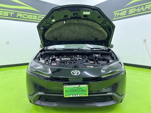 Used 2023 Toyota Prius LE FWD image 4