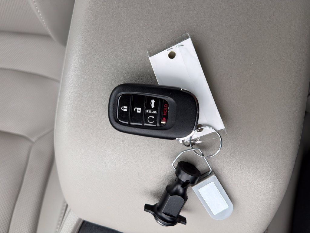 Used 2023 Honda Accord EX-L image 31