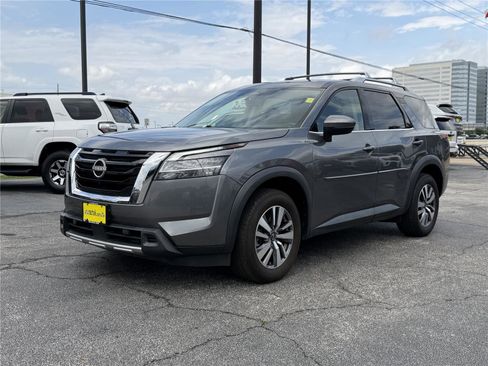 Used 2023 Nissan Pathfinder SL FWD image 4