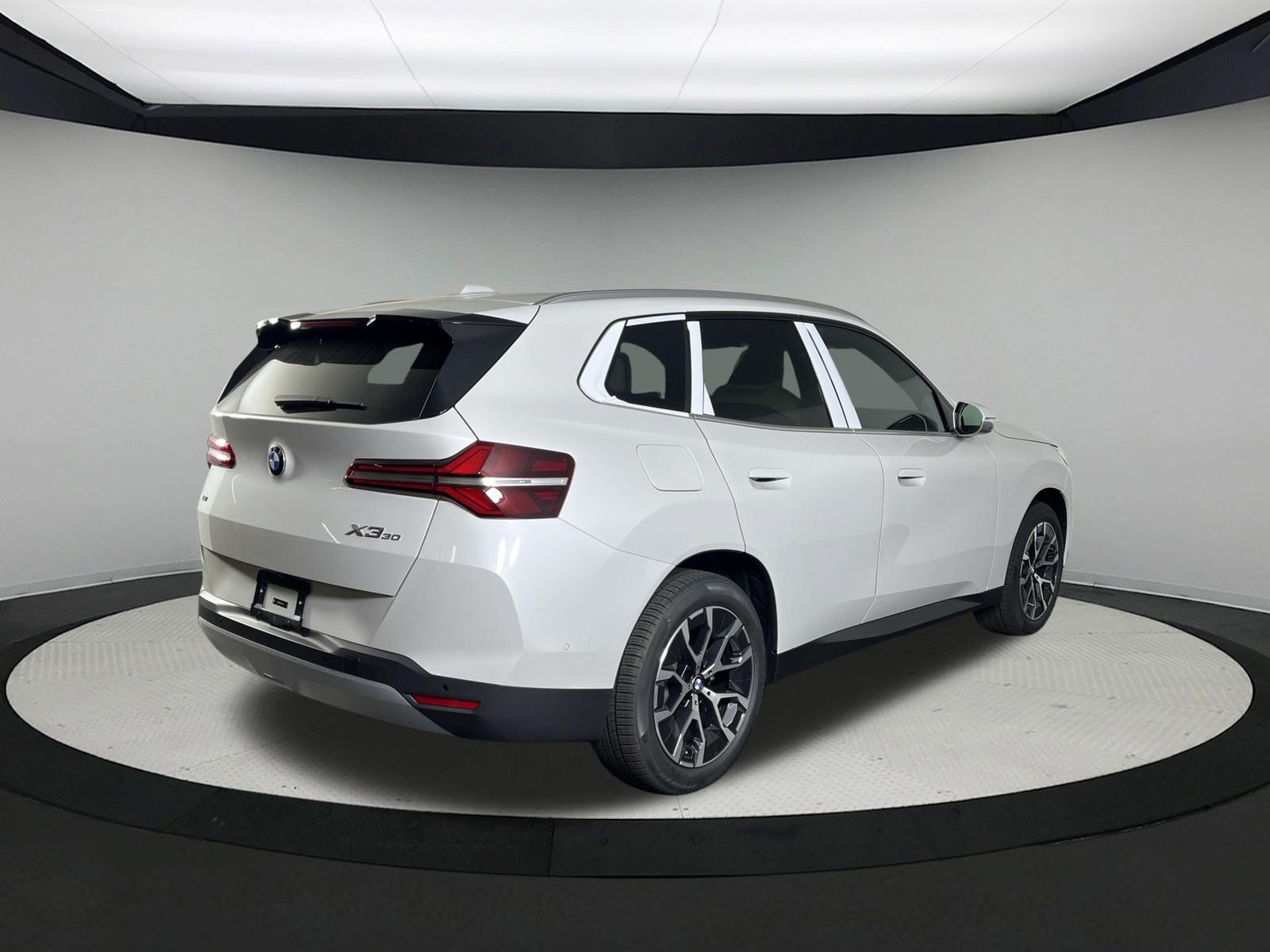Certified 2026 BMW X3 xDrive30i w/ Premium Package AWD/4WD image 4
