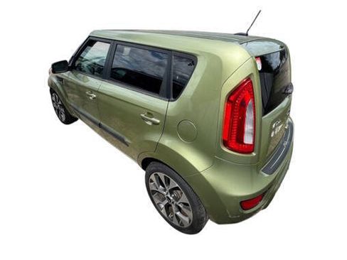 Used 2013 Kia Soul ! w/ Premium Pkg FWD image 3