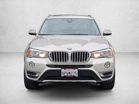 Used 2017 BMW X3 sDrive28i RWD image 2