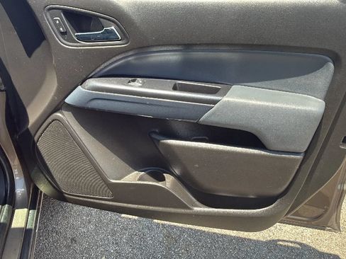 Used 2016 Chevrolet Colorado Z71 AWD/4WD image 15