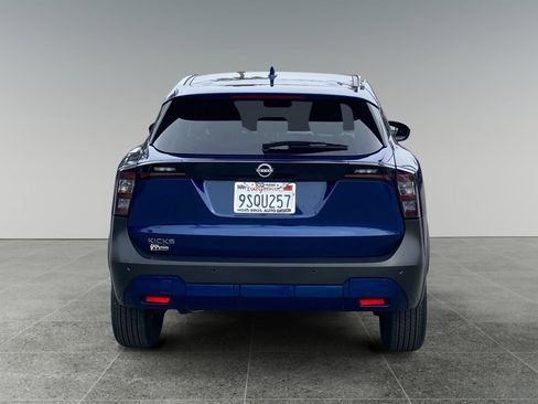 Used 2025 Nissan Kicks SV FWD image 4