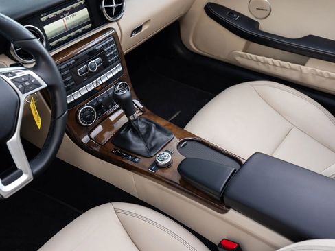 Used 2016 Mercedes-Benz SLK 350 image 28