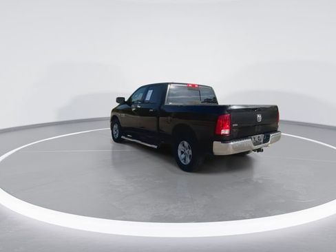 Used 2018 RAM 1500 Classic SLT image 9