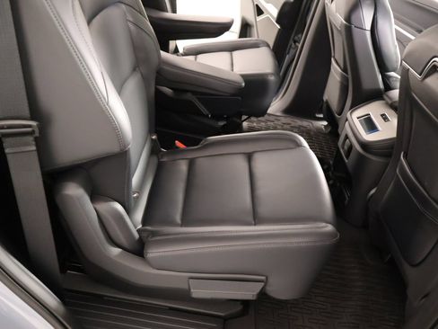 New 2025 Lincoln Navigator Reserve w/ Jet Appearance Package AWD/4WD image 16