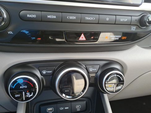 Used 2023 Hyundai Venue SEL w/ Cargo Package image 16