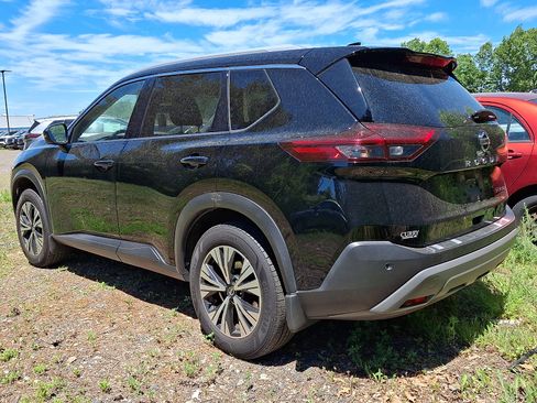 Used 2021 Nissan Rogue SV w/ Premium Package AWD/4WD image 3