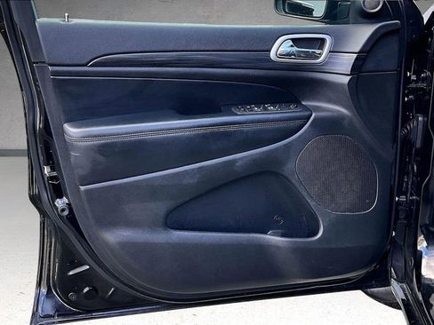 Used 2019 Jeep Grand Cherokee Altitude image 20