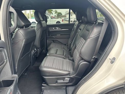 Used 2025 Ford Explorer ST-Line RWD image 10
