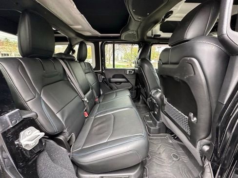 Used 2024 Jeep Wrangler Unlimited Rubicon 4xe image 30