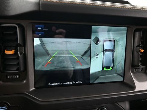 Used 2024 Ford Bronco Badlands image 15