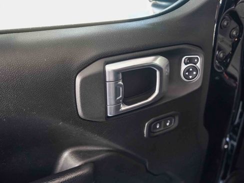 Used 2022 Jeep Wrangler Unlimited Sport AWD/4WD image 22