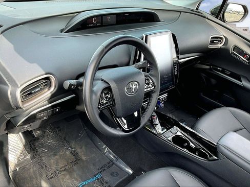 Used 2022 Toyota Prius Prime XLE image 12