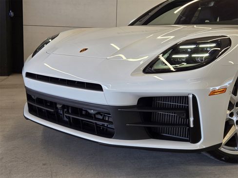New 2025 Porsche Panamera image 23